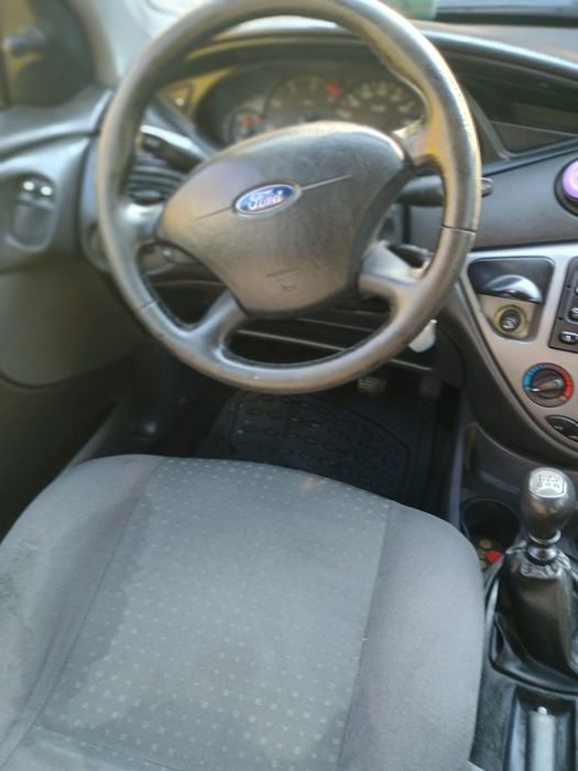 Продавам Ford focus