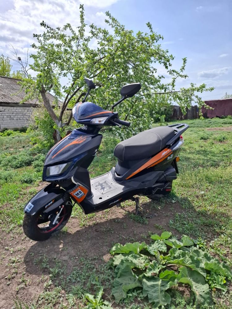 Продам мопед, новый , ездили пару раз