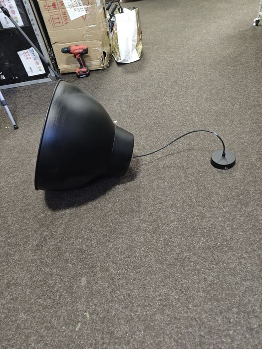 Corp iluminat suspendat tip pendul