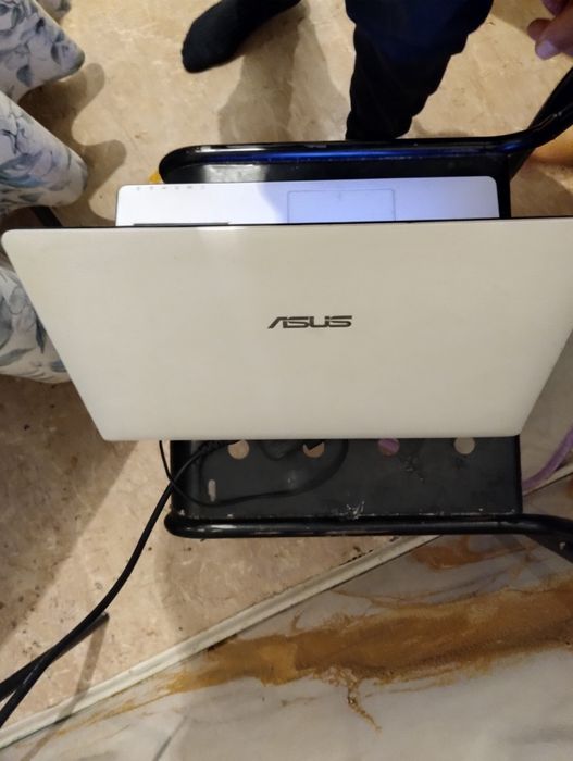 Срочно ноутбук asus core i3