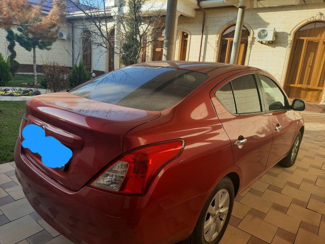 Nissan sunny 2012