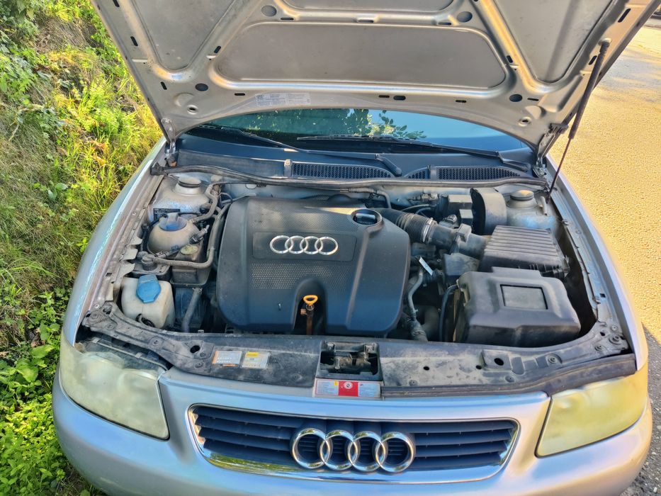 Vând Audi A3,an fabricație 2001,1.6 Benzină