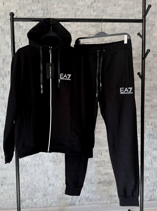 Мъжки топ комплекти.