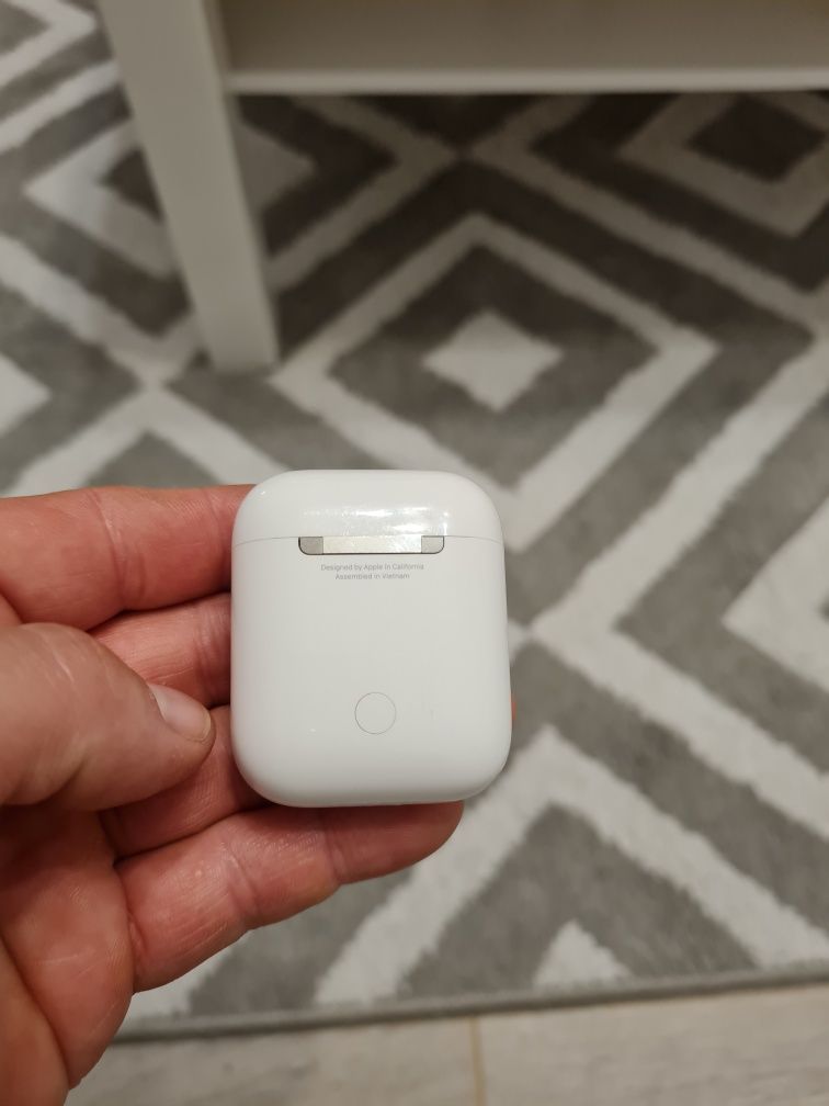 Carcasa/caseta/charging case airpods 1 și 2 originala