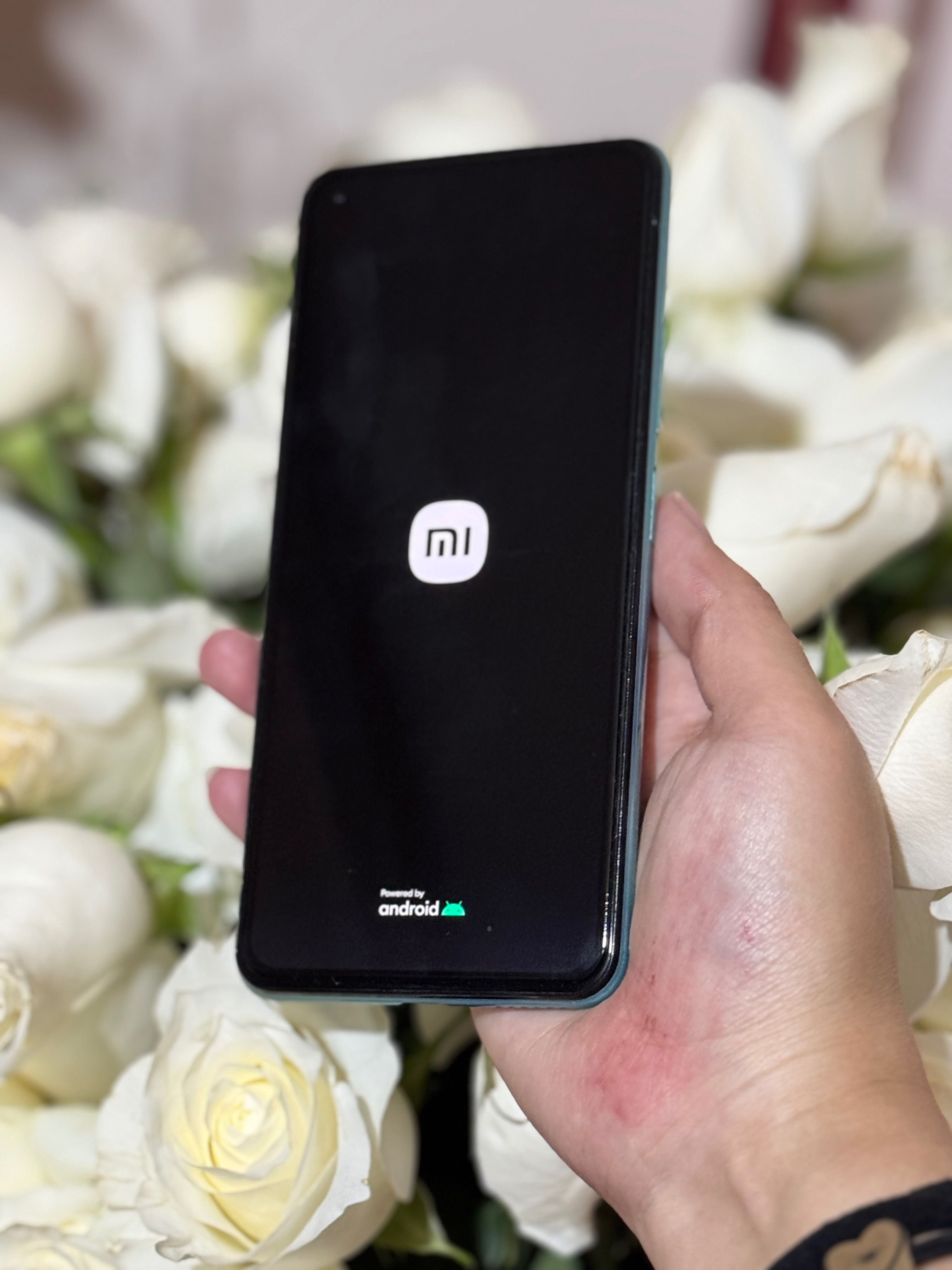 Продаю смартфон Xiaomi Mi 11 Lite 5G NE (8/128 ГБ, зелёный)