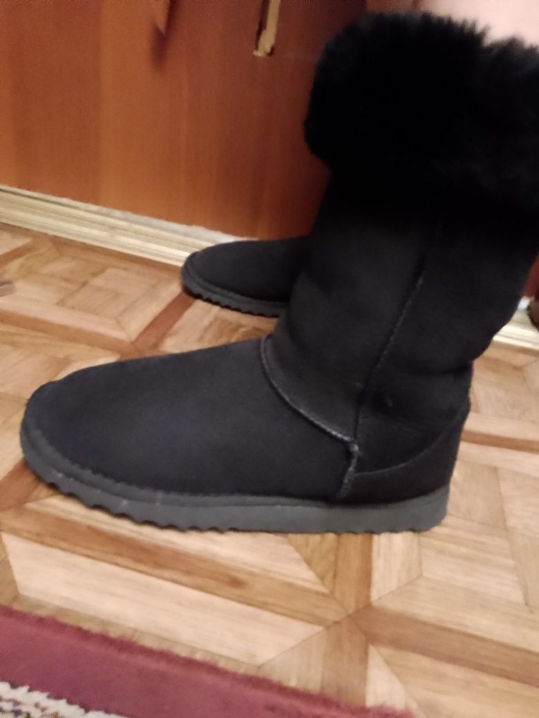 Ugg фирменные . 36 размер .