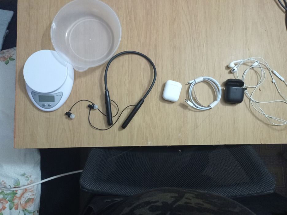 Продаю блютуз наушники