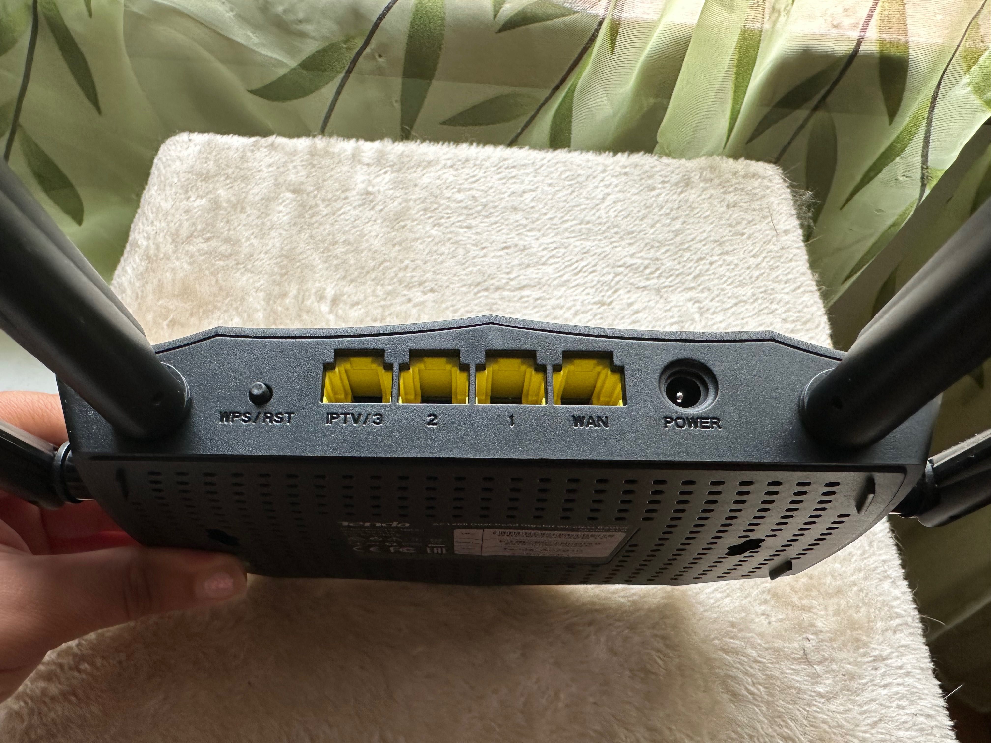 Tenda AC1200 Dual-band Gigabit Wireless Router
Model: AC8
