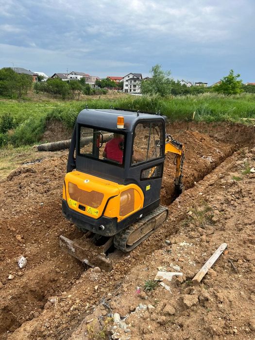 Fac Lucrări Buldo mare mini EXCAVATOR BOB CAT BASCULANTA 3,5T Agregate