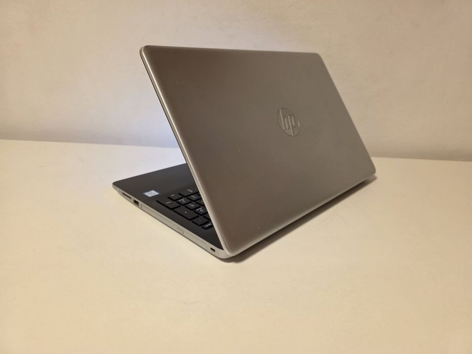 Laptop HP i3 gen8 ssd 15.6 TOUCHSCREEN Windows 11 GARANTIE