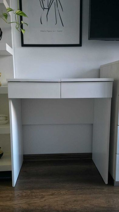 Тоалетка Ikea Brimnes, като нова