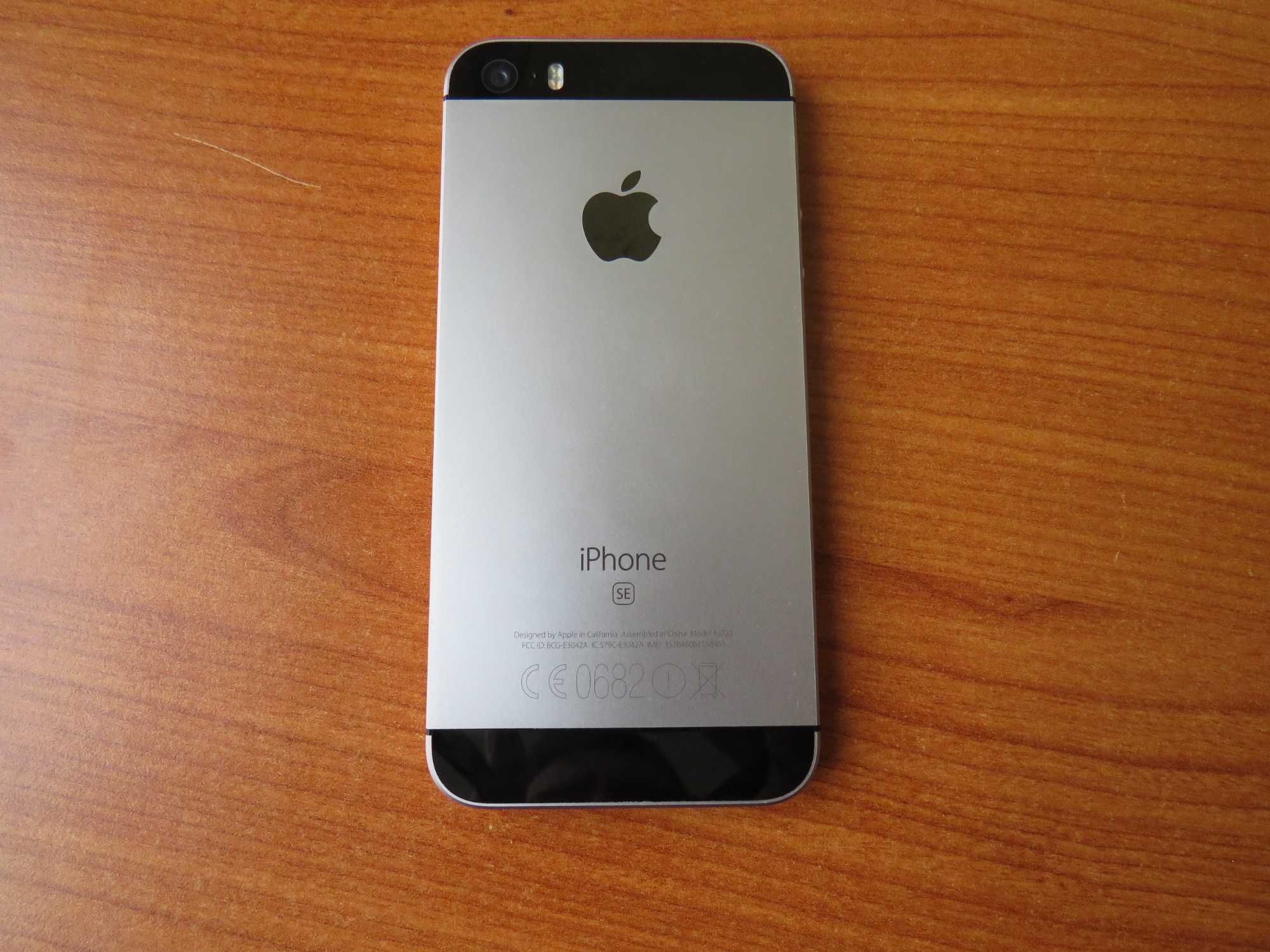 iPhone SE, 1st Generation 2016, 16GB Space Gray