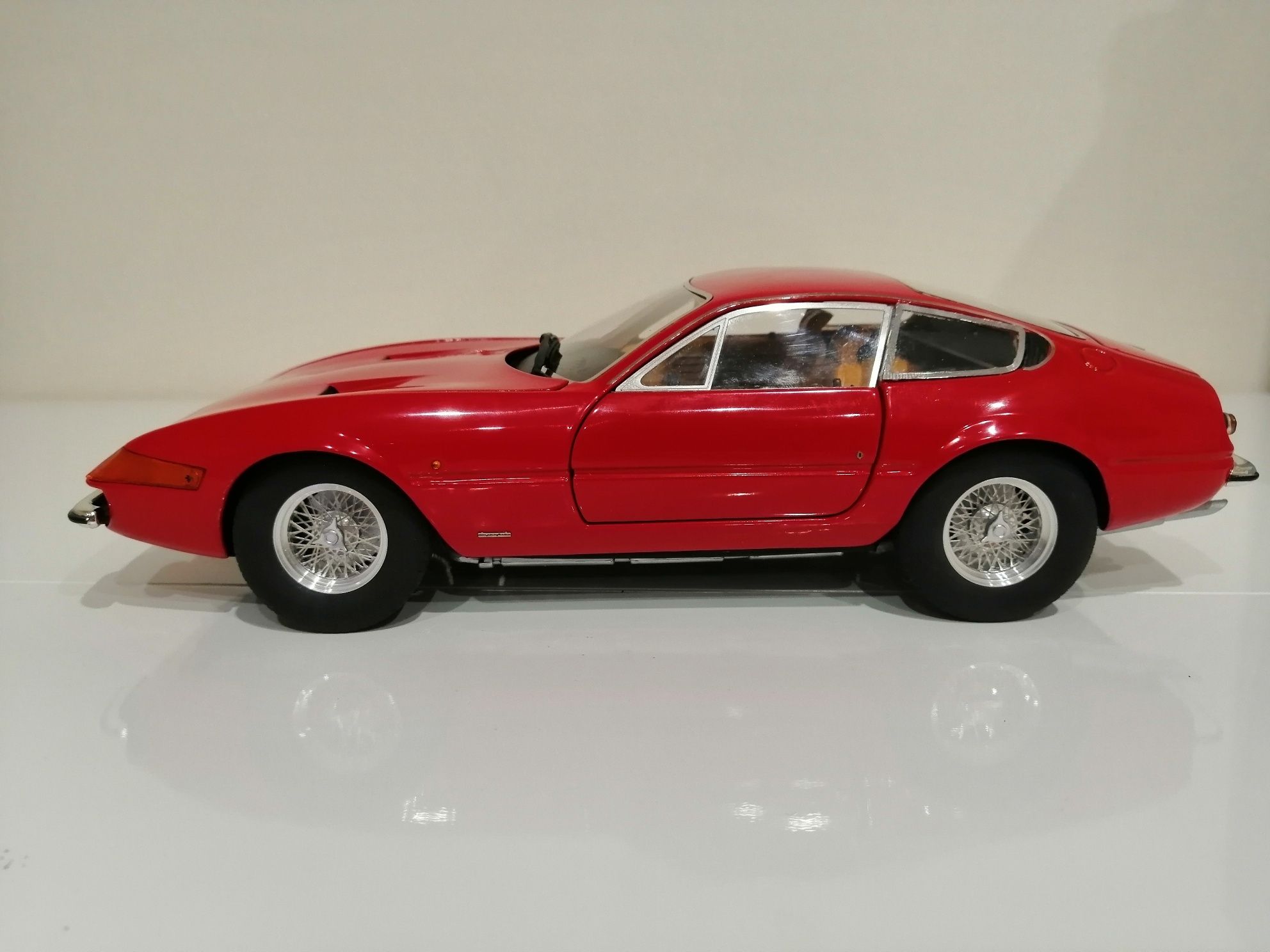 Ferrari Daytona 365 GTB4, HotWheels Elite 1:18