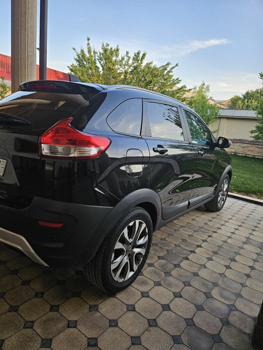 Lada Xray Cross 1, 6Nissan mator