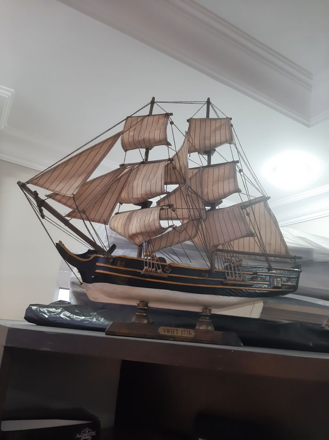 Продам коллекционный корабль Swift 1778