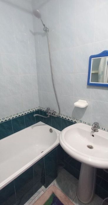 Srochna 1 Xonali Kvartira Ijaraga Topshiriladi. Metro 4 bekat oldida.