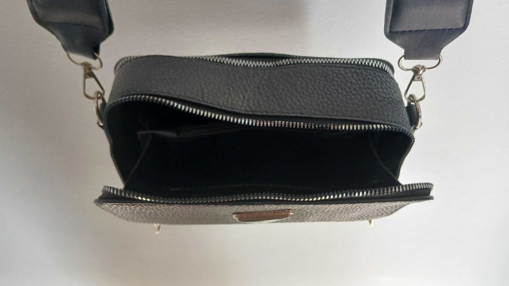 Дамска чанта Guess