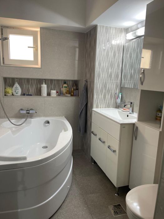 Apartament mondern (+garaj) - 3 camere decomandate, etajul 6/8