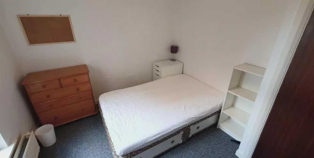 Дава се под наем Тристаен апартамент в Пловдив, Кършияка - 88 кв.м за 260.1 € - Снимка #3