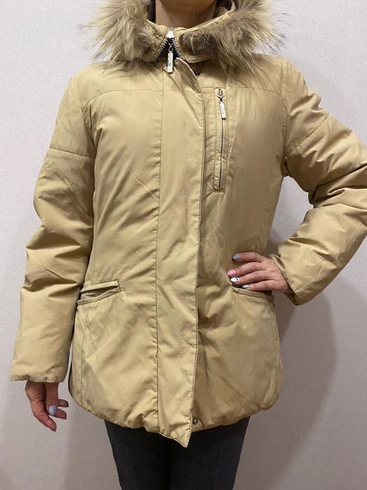Пуховик женский с капюшоном
