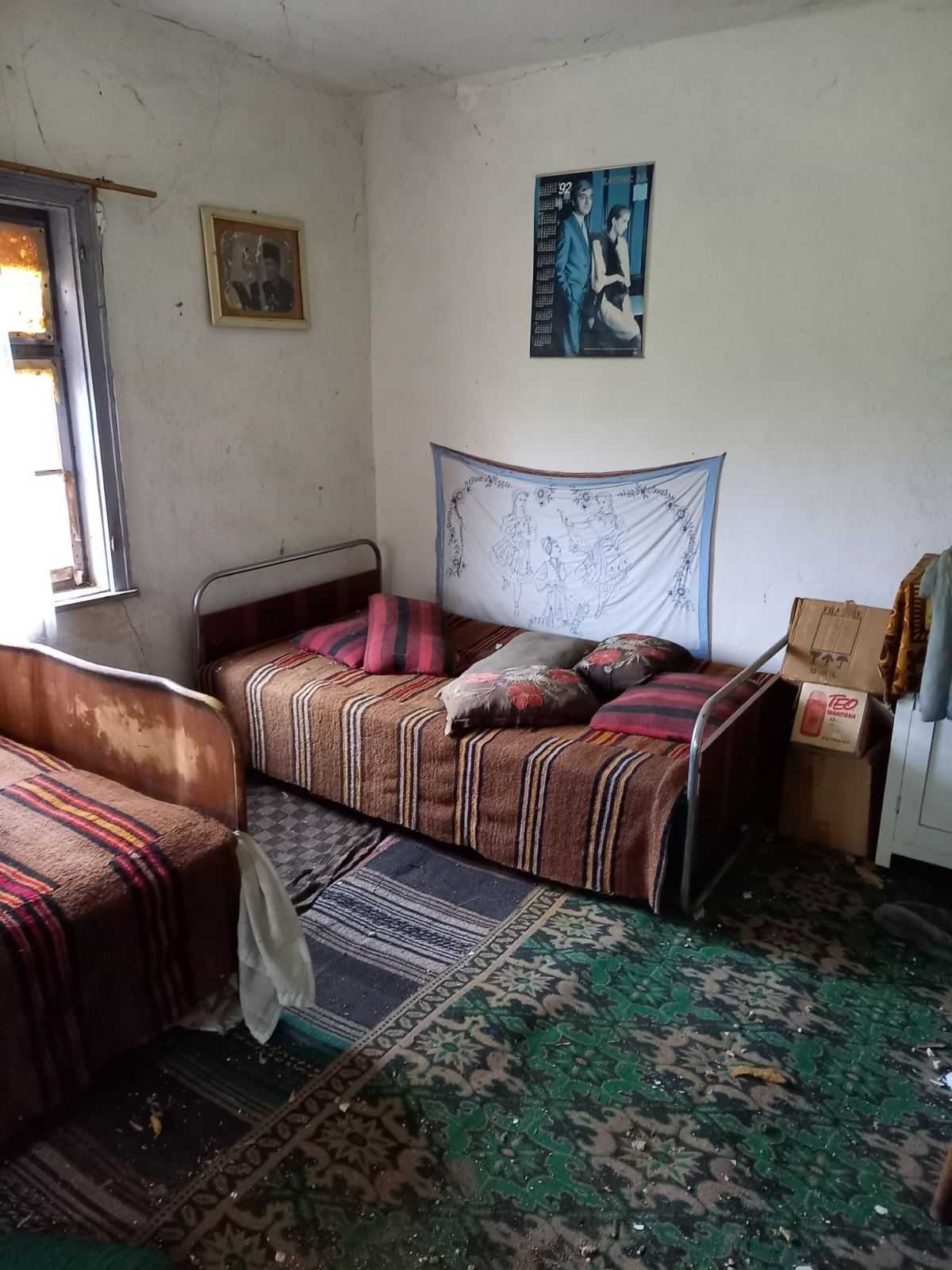 Къща с двор в село Маломир