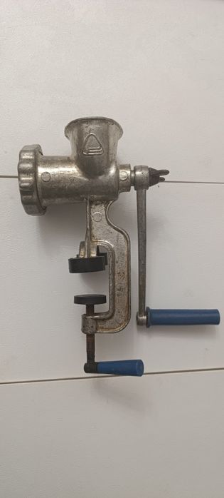 Мясорубка ручная