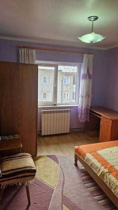 Apartament cu 3 camere decamandat de vanzare in Radauti
