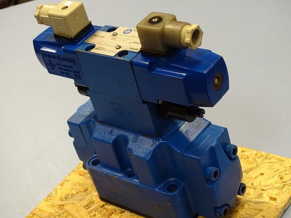 хидравличен разпределител Vickers DG5V 7 6C 2 UB 10 S300 C