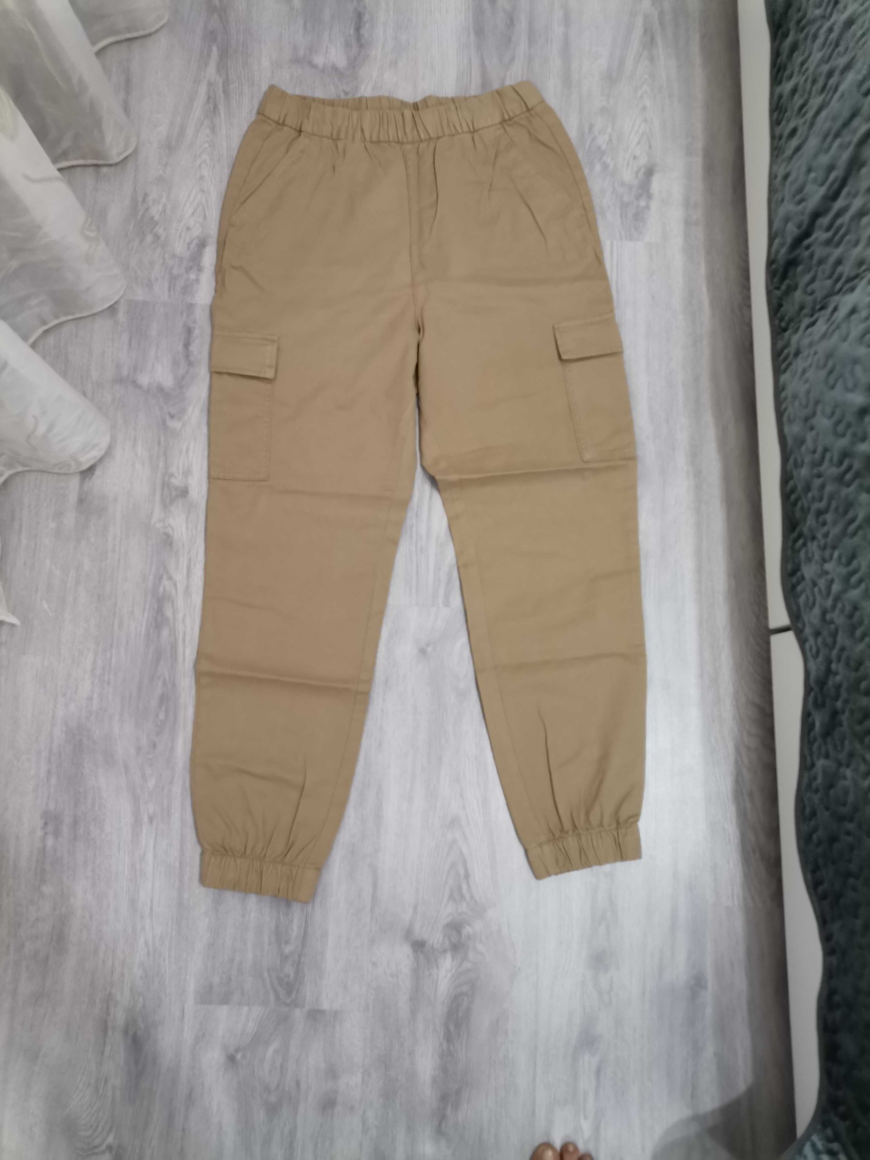 Pantaloni talie înaltă stil camo H&M