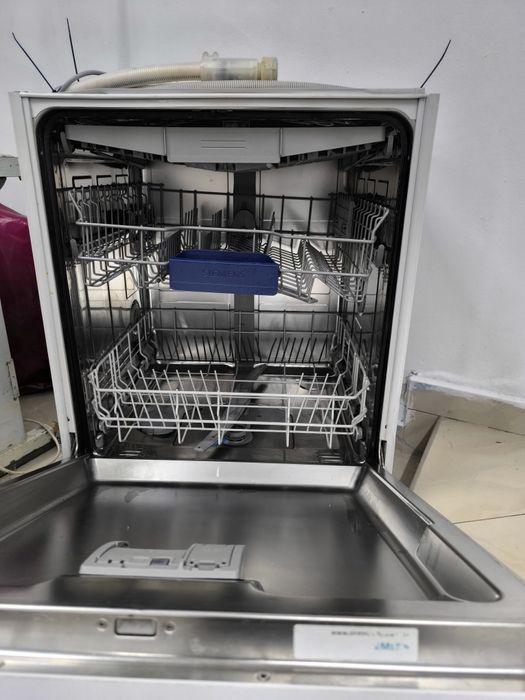 Съдомиялна за полувграждане Simenss