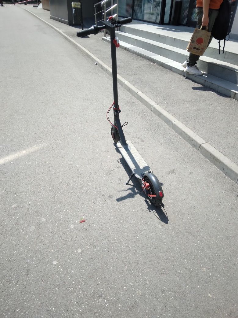 Trotineta replica xiaomi în stare buna