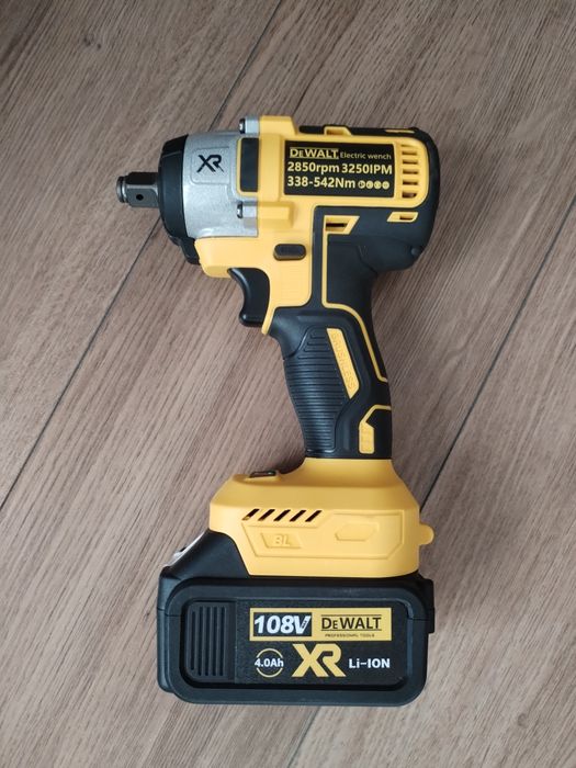 Акумулаторни машини 4 в 1 винтоверт гайковерт перфоратор ъглошлайф