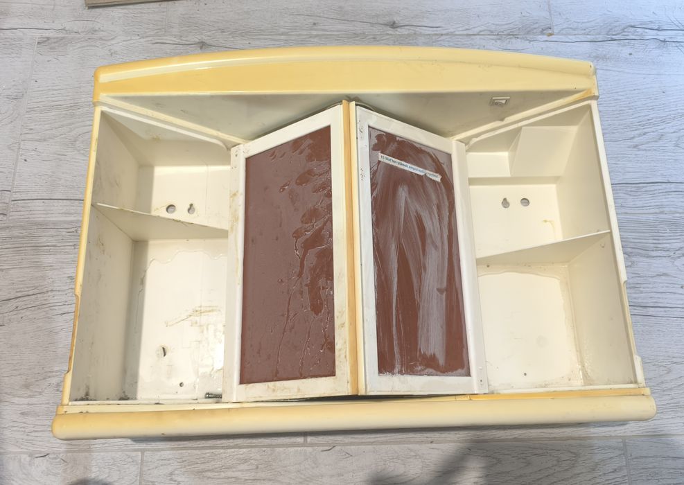 Огледало + казанче за тоалетна