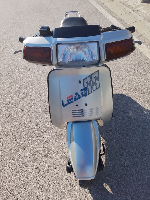Скутер Honda LEAD 50