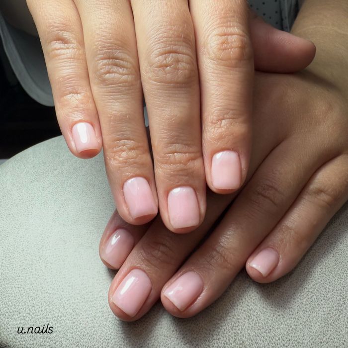 Нужны модели , для мастера маникюра