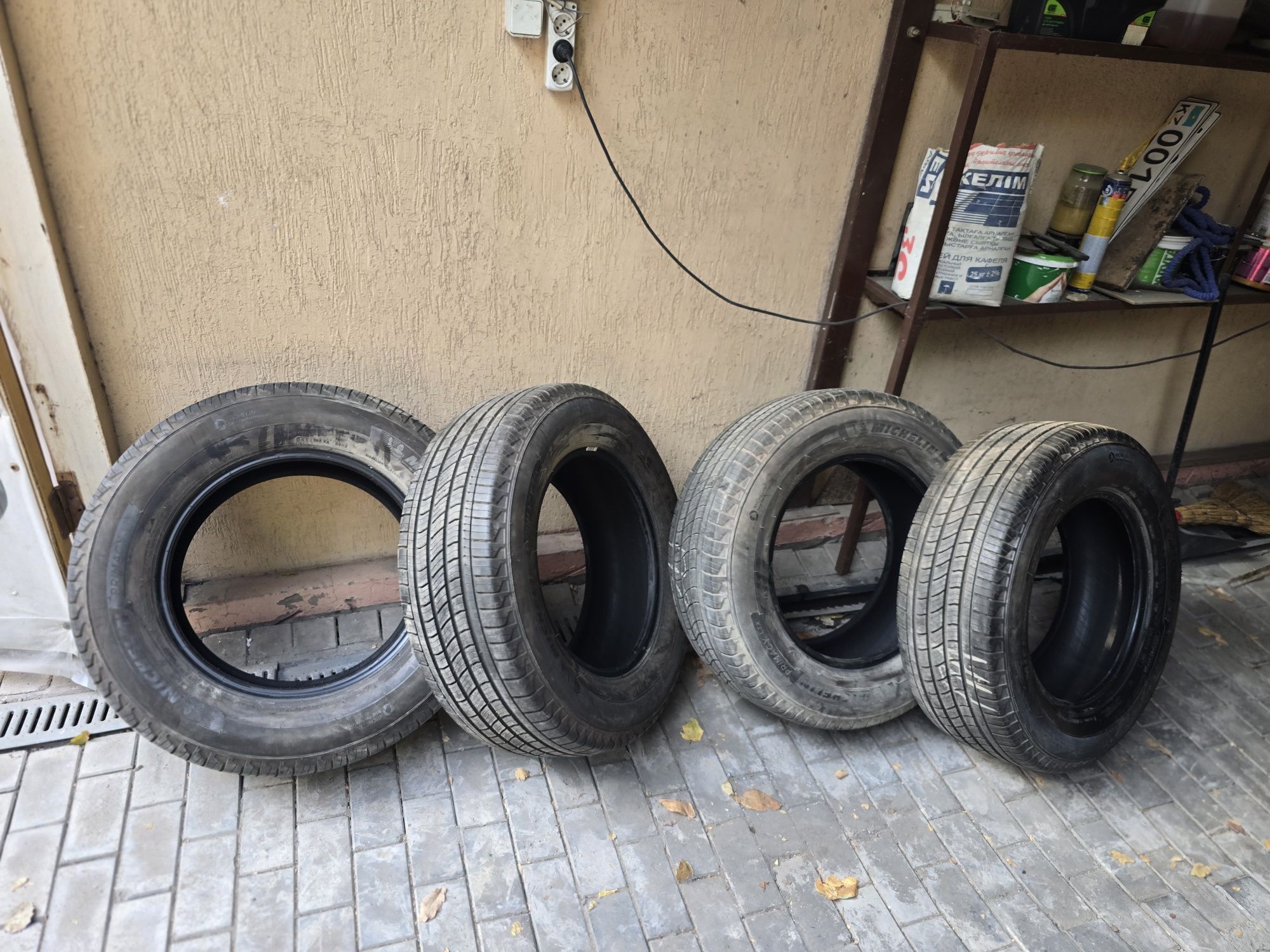 Подам Всесезонные шины Michelin  265/65/R18