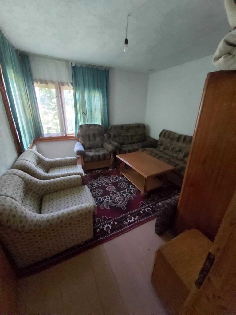 Дава се под наем Къща в с. Бяла, Област Сливен - 100 кв.м за 255 € - Снимка #2