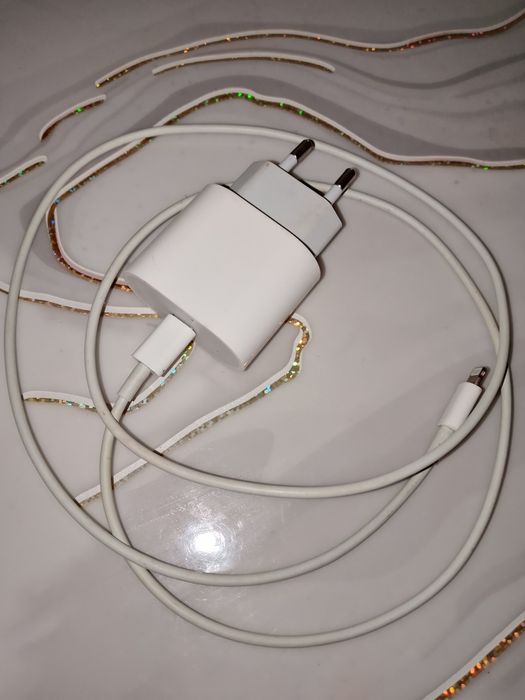Зарядчик iPhone. Оригинал. Б/у