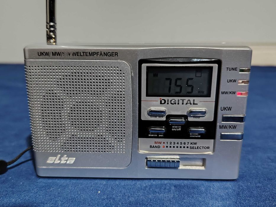 ELTA radio de buzunar portabil