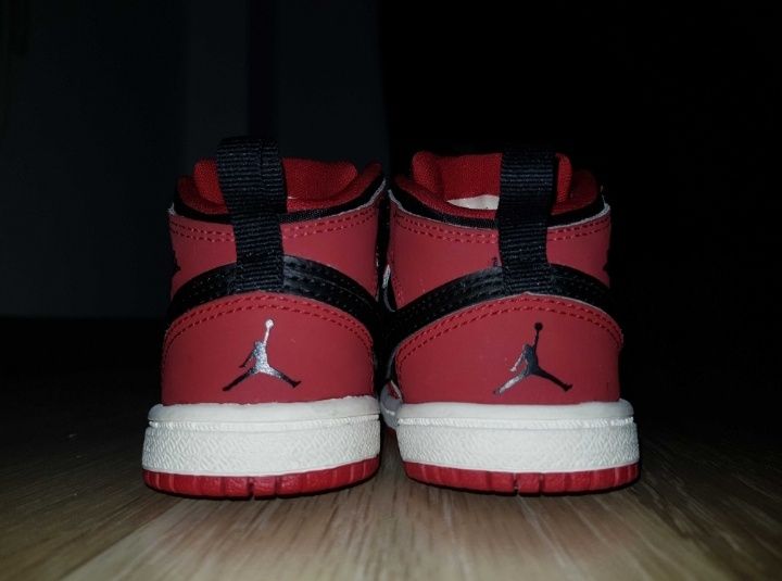 Adidasi Jordan 1 Air Nike mărimea 21