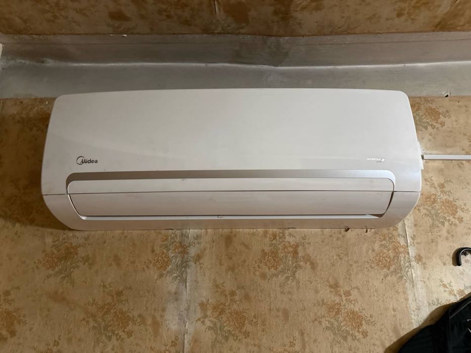 Продам кондиционер Midea 12