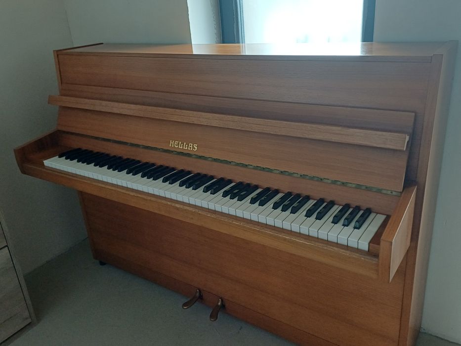 Pianina de vanzare