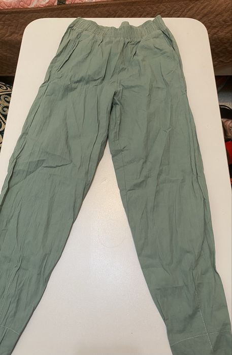 Продам штаны зеленые женские и юбку