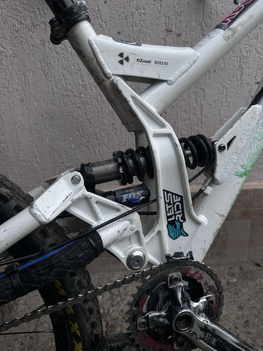 Vand bicicleta sau schimb cu kukirin