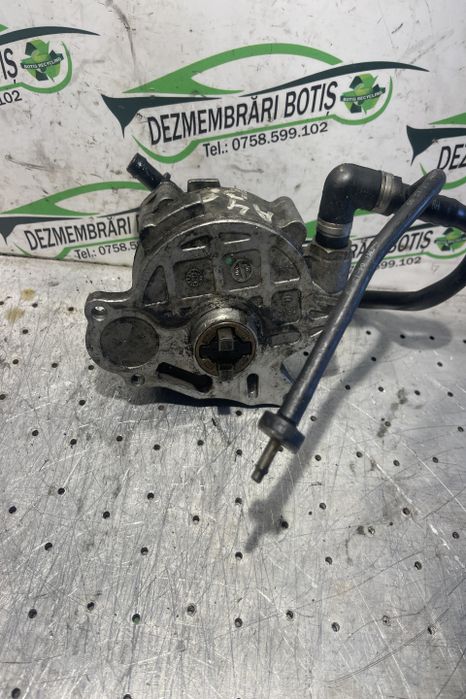 Pompa vacuum mecanica 03L 145 100 Audi A4 B8/8K