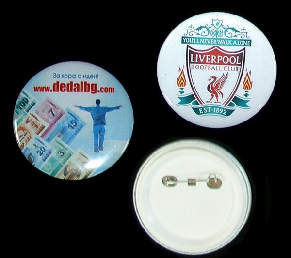 значки с надпис, лого, снимка