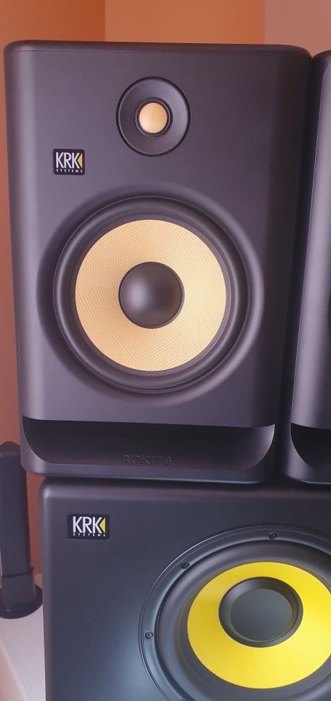 Monitoare audio KRK Rokit 8 și subwoofer KRK S 10.4