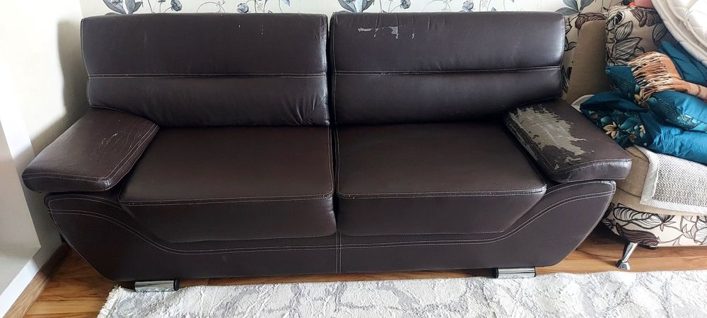 Продам диван раскладной в хорошем состоянии.