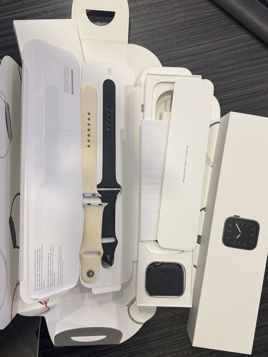 Apple Watch Series 5 / 44 mm/ Space Gray