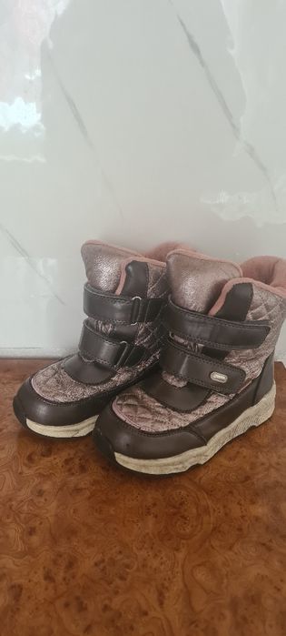 Продам детскую зимнюю обувь